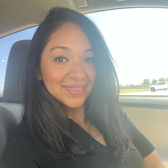 Meet your Posher, Beatriz - Picture 1 of 1